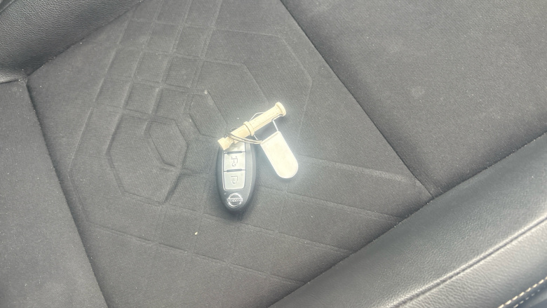 Nissan Juke 1.0 DiG-T 114 Tekna 5dr Petrol Hatchback